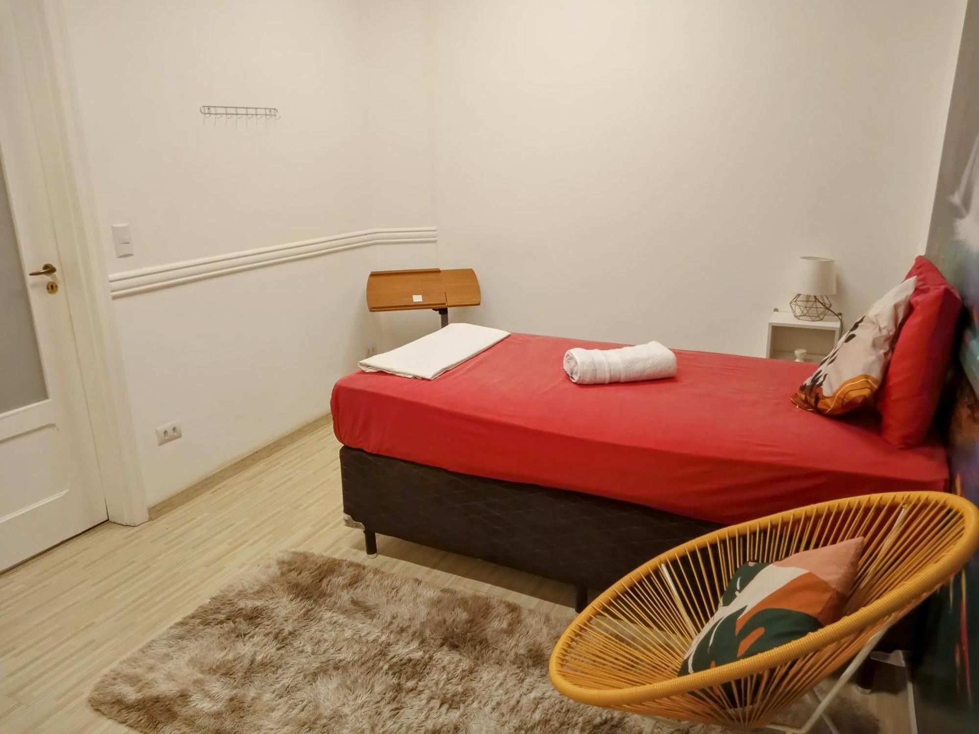 Uma Casinha Rosa No Pacaembu Albergue São Paulo